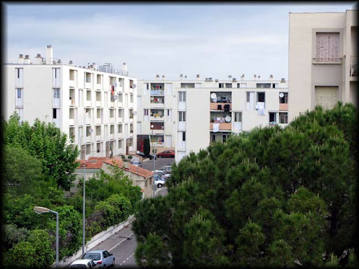 Quartiers à éviter à Salon-de-Provence : Le guide honnête les bressons